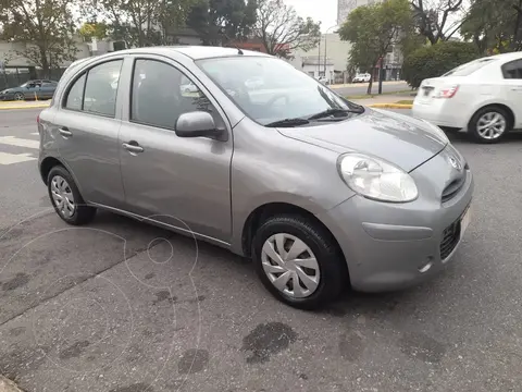 Nissan March Acenta usado (2014) color Gris Plata  precio $12.200.000