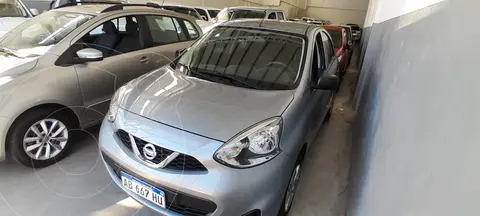 Nissan March Active usado (2017) color Gris Plata  precio $16.500.000