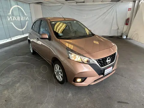 Nissan March Advance usado (2023) color rosa claro precio $239,800