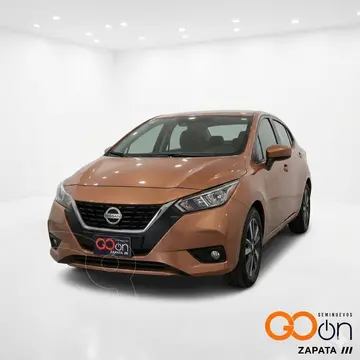 Nissan March Advance usado (2023) color NIS MR ORO ROSA precio $265,000