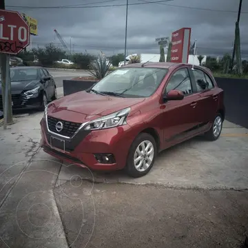 Nissan March Advance Aut usado (2025) color Rojo precio $317,414