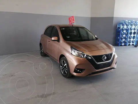 Nissan March Exclusive usado (2021) color rosa precio $240,000