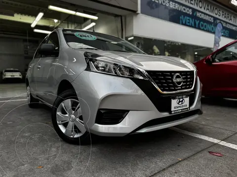 Nissan March Sense usado (2022) color plateado precio $235,000