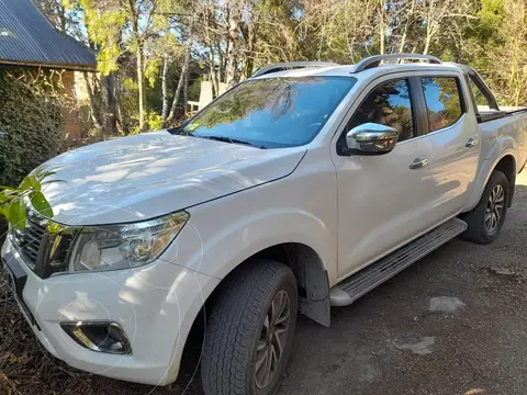 Nissan NP 300 Frontier LE 4x4 Aut usado (2016) color Blanco precio u$s20.000
