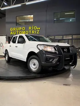 Nissan NP300 Doble Cabina SE A/A Paq. de Seg. usado (2020) color Blanco precio $349,000