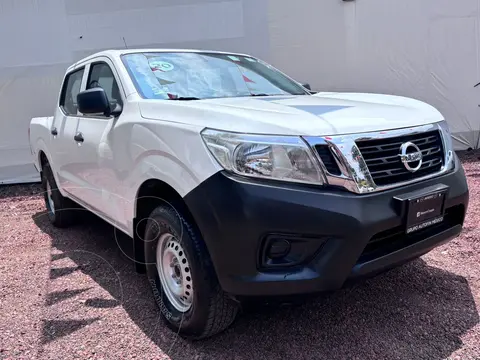 Nissan NP300 Doble Cabina SE A/A Paq. de Seg. usado (2020) color Blanco precio $348,900