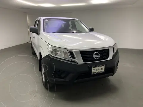 Nissan NP300 Doble Cabina SE A/A Paq. de Seg. usado (2018) color Blanco financiado en mensualidades(enganche $57,000 mensualidades desde $10,100)