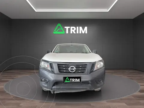 Nissan NP300 Doble Cabina SE A/A Paq. de Seg. usado (2020) color Blanco precio $272,999