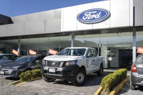 Nissan NP300 Doble Cabina SE TM AC PAQ SEG 6 VEL usado (2019) color Blanco precio $343,000