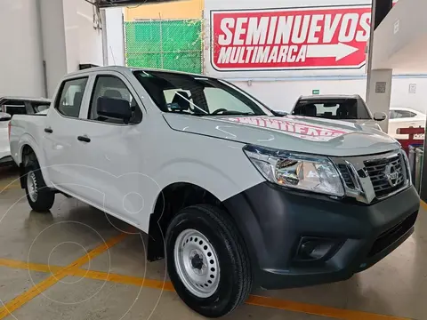 Nissan NP300 Doble Cabina SE A/A Paq. de Seg. usado (2020) color Blanco precio $341,900