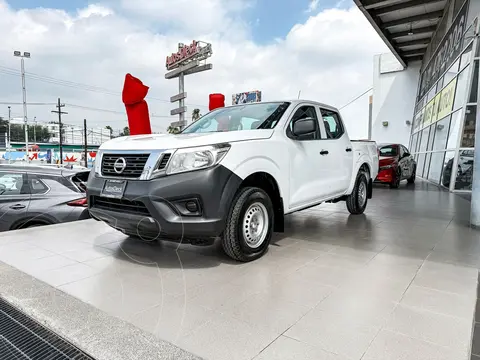 Nissan NP300 Doble Cabina SE A/A Paq. de Seg. usado (2020) color Blanco financiado en mensualidades(enganche $76,780 mensualidades desde $7,857)