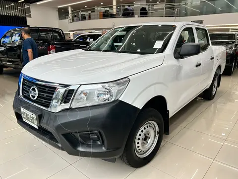 Nissan NP300 Doble Cabina SE A/A Paq. de Seg. usado (2020) color Blanco precio $324,499