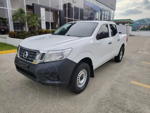 Nissan NP300 Doble Cabina SE A/A Paq. de Seg. usado (2020) color Blanco precio $341,900