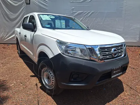 Nissan NP300 Doble Cabina SE A/A Paq. de Seg. usado (2020) color Blanco precio $341,900