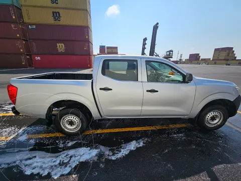 Nissan NP300 Doble Cabina SE A/A Paq. de Seg. usado (2019) color Gris precio $240,120