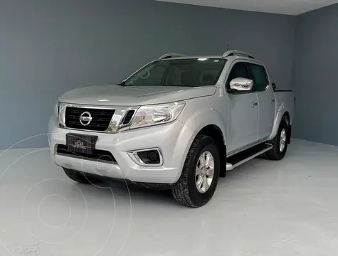 Nissan NP300 Frontier LE A/A usado (2018) color plateado precio $319,000
