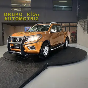 Nissan NP300 Frontier LE A/A usado (2019) color naranja oscuro financiado en mensualidades(enganche $42,752 mensualidades desde $9,014)
