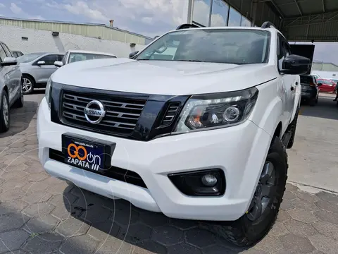 Nissan NP300 Frontier LE Midnight Edition A/A usado (2020) color Blanco financiado en mensualidades(enganche $125,000 mensualidades desde $7,250)