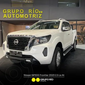 Nissan NP300 Frontier LE A/A usado (2023) color Blanco precio $579,000