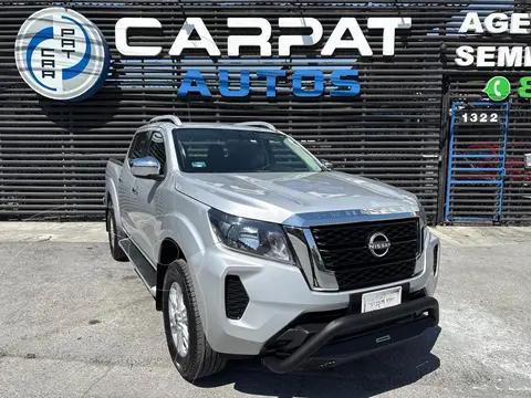 Nissan NP300 Frontier LE Diesel 4x4 A/A Aut usado (2023) color plateado financiado en mensualidades(enganche $109,780 mensualidades desde $11,441)