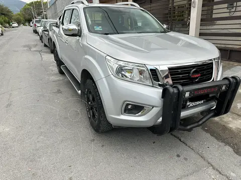 Nissan NP300 Frontier LE A/A usado (2018) color Plata precio $380,000