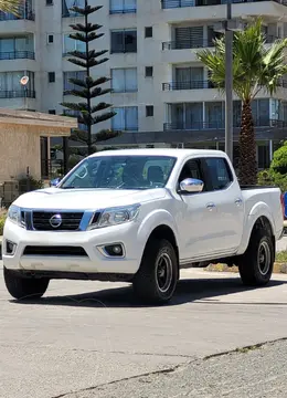Nissan NP300 2.3L 4x4 C/D usado (2018) color Blanco precio $13.990.000