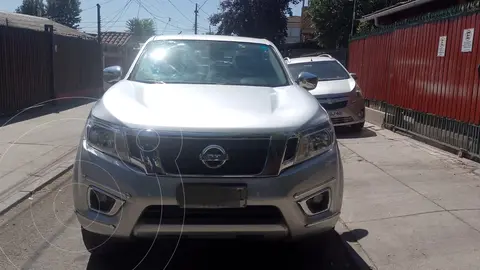 Nissan NP300 2.3L 4x4 C/D usado (2017) color Plata precio $16.500.000