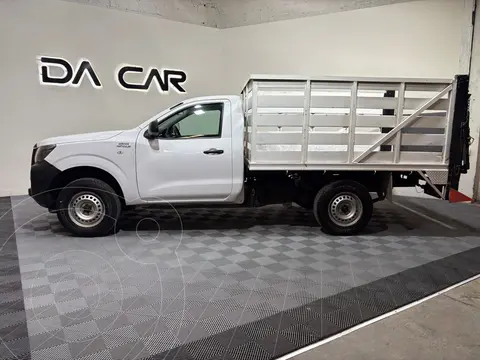 Nissan NP300 Estacas usado (2021) color Blanco precio $399,000