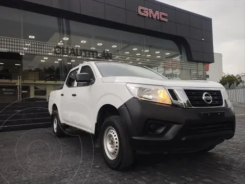 Nissan NP300 2.4L Doble Cabina SE A/A Paquete de Seguridad usado (2020) color Blanco precio $330,000