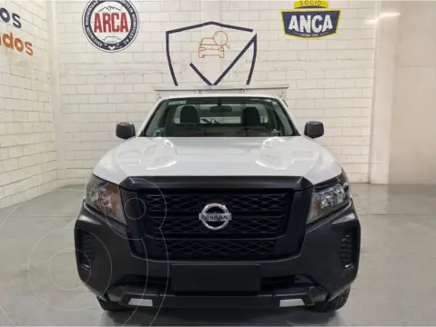 Nissan NP300 Estacas usado (2021) color Blanco precio $345,000