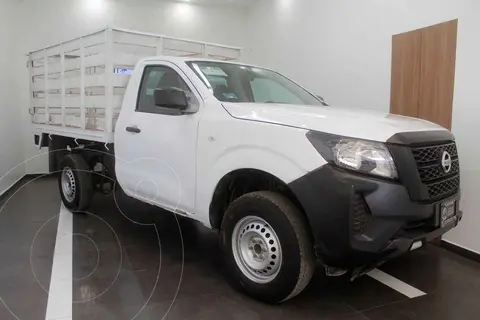 foto Nissan NP300 2.5L Chasis Cabina Dh A/A usado (2021) color Blanco precio $429,000