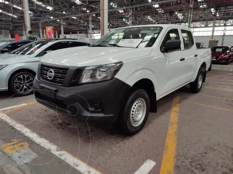 Nissan NP300 2.4L Doble Cabina SE A/A Paquete de Seguridad usado (2020) color Blanco financiado en mensualidades(enganche $78,000 mensualidades desde $8,300)