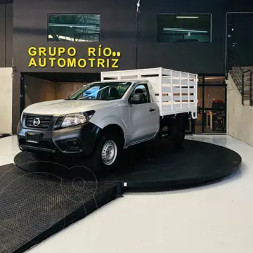 Nissan NP300 2.5L Estacas Dh A/A Paquete de Seguridad usado (2020) color plateado precio $329,000