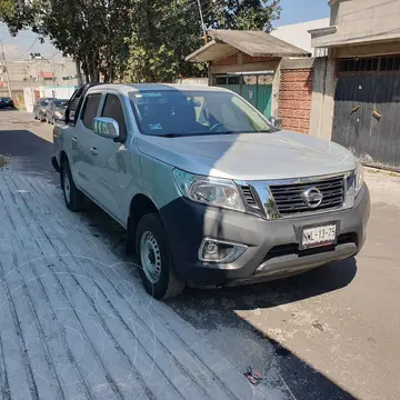 Nissan NP300 2.4L Doble Cabina SE A/A Paquete de Seguridad usado (2020) color Plata precio $295,000
