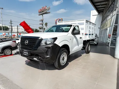 Nissan NP300 Chasis usado (2023) color Blanco precio $389,000