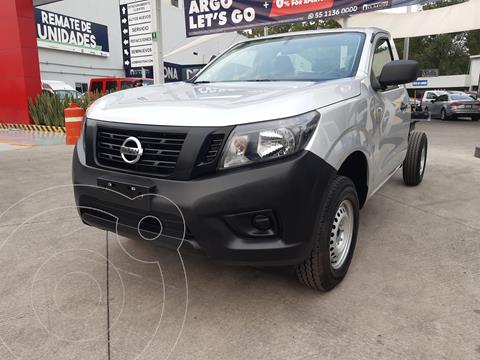 foto Nissan NP300 Chasis usado (2020) color Plata precio $334,900