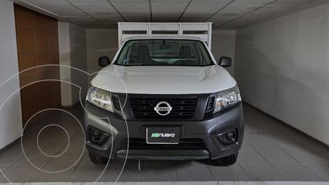 foto Nissan NP300 2.5L Estacas Dh usado (2017) color Blanco precio $269,000