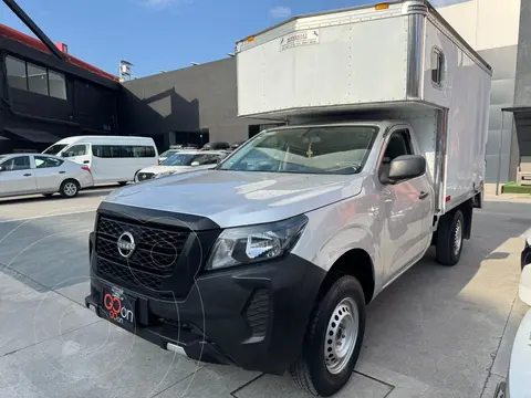 Nissan NP300 Chasis usado (2023) color plateado precio $430,000