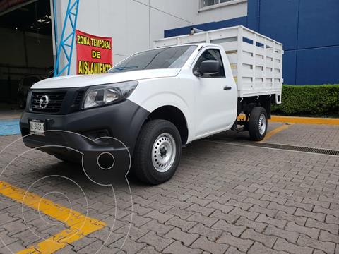foto Nissan NP300 2.5L Estacas Dh usado (2020) color Blanco precio $345,000