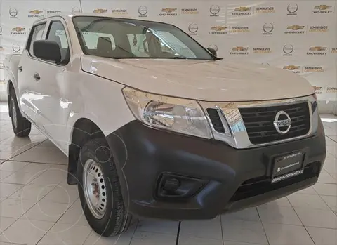 Nissan NP300 2.4L Doble Cabina SE A/A Paquete de Seguridad usado (2020) color Blanco precio $350,000