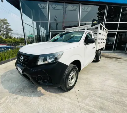 Nissan NP300 2.5L Estacas Dh A/A usado (2017) color Blanco precio $315,000