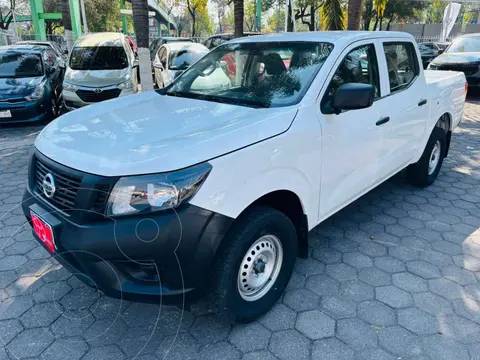 Nissan NP300 2.5L Doble Cabina S Paquete de Seguridad usado (2020) color Blanco precio $327,000