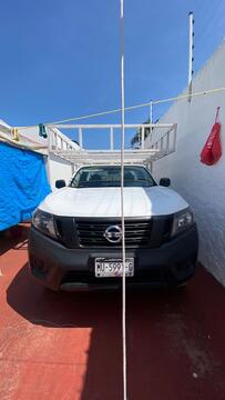 Nissan NP300 2.5L Estacas Dh A/A Paquete de Seguridad usado (2018) color Blanco precio $300,000