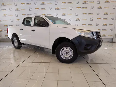 Nissan NP300 2.4L Doble Cabina SE A/A Paquete de Seguridad usado (2020) color Blanco precio $358,000