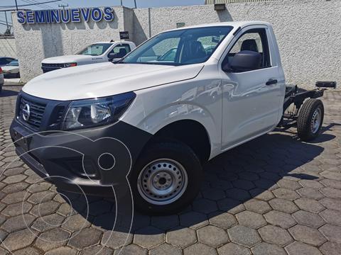 foto Nissan NP300 2.4L Chasis usado (2020) color Blanco precio $340,000