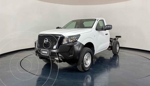 Nissan NP300 2.5L Chasis Cabina Dh A/A usado (2021) color Gris precio $441,999