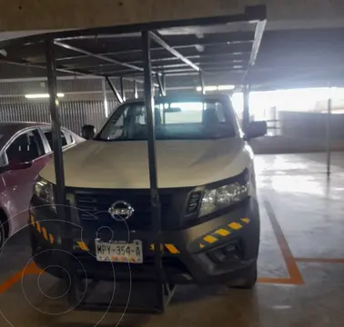 Nissan NP300 2.5LChasis Cabina Diesel Dh A/A Paq. Seguridad+VDC usado (2018) color Blanco precio $275,000