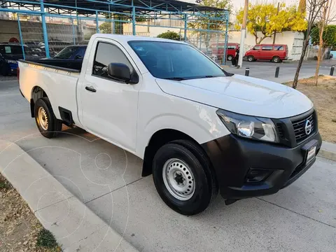 Nissan NP300 2.5L Pick-up Dh A/A Paquete de Seguridad usado (2017) color Blanco precio $278,000