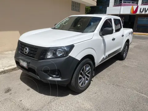 Nissan NP300 2.4L Doble Cabina S A/A usado (2018) color Blanco precio $280,000