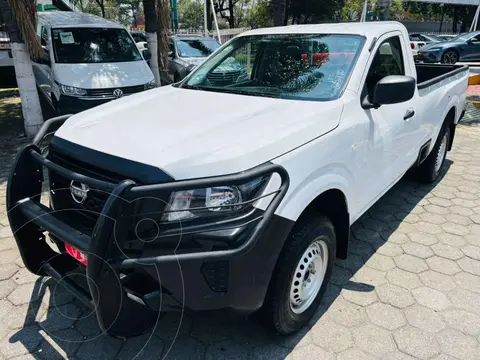 Nissan NP300 Pick up Plus usado (2023) color Blanco financiado en mensualidades(enganche $99,438 mensualidades desde $8,832)